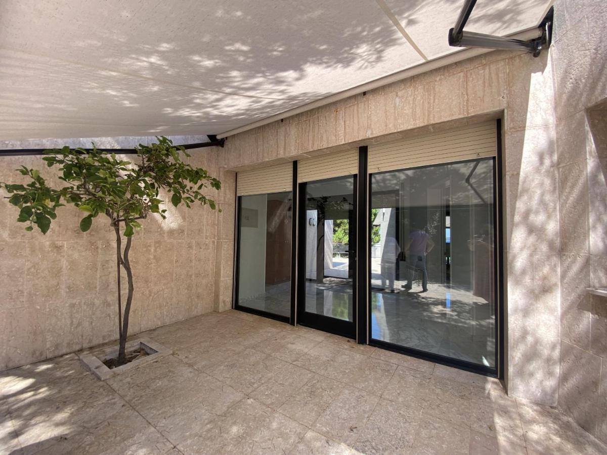 Tarracohomes, Th142 Vista Alegre Villa